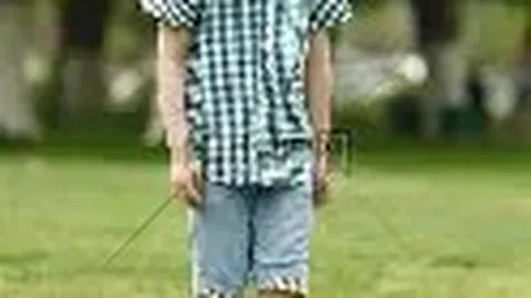 河床主席伯纳乌行，赠齐达内球衣贺观赛