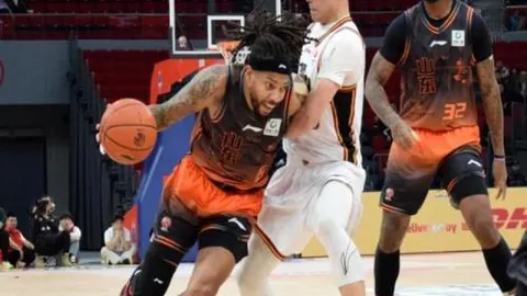 “塞萨洛尼基誓守魔鬼主场，贝蒂斯客场挑战能否逆袭成功？”